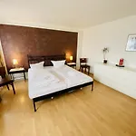 Doppelzimmer Lounge, Direkt Am Alten Strom Holiday home Rostock